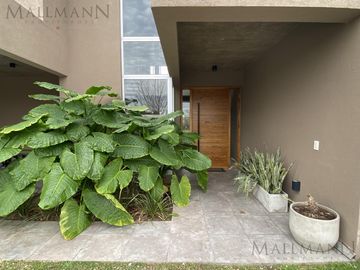 Venta casa 5 dormitorios La Berlina, Pilara