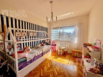 semipiso de 4 ambientes con dependencia, cochera y baulera en el corazón de la Recoleta!