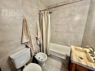 semipiso de 4 ambientes con dependencia, cochera y baulera en el corazón de la Recoleta!