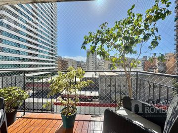 semipiso de 4 ambientes con dependencia, cochera y baulera en el corazón de la Recoleta!