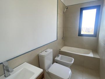 IMPECABLE CASA CON PILETA EN SAN MATIAS! acepta permuta menor valor... mono o 2 amb CABA