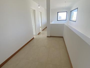IMPECABLE CASA CON PILETA EN SAN MATIAS!