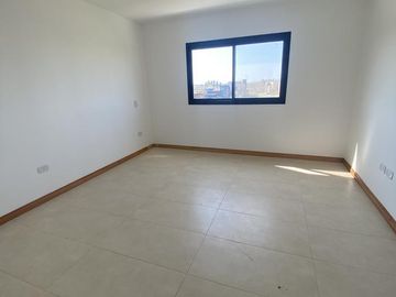 IMPECABLE CASA CON PILETA EN SAN MATIAS! acepta permuta menor valor... mono o 2 amb CABA