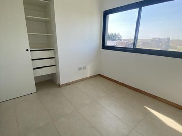 IMPECABLE CASA CON PILETA EN SAN MATIAS!
