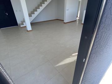 IMPECABLE CASA CON PILETA EN SAN MATIAS!