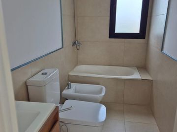 IMPECABLE CASA CON PILETA EN SAN MATIAS!