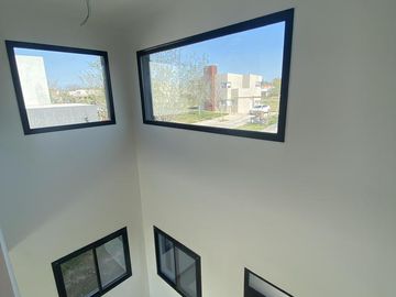 IMPECABLE CASA CON PILETA EN SAN MATIAS!