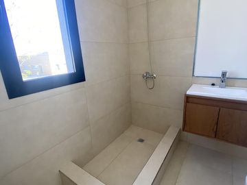 IMPECABLE CASA CON PILETA EN SAN MATIAS!