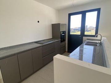 IMPECABLE CASA CON PILETA EN SAN MATIAS!