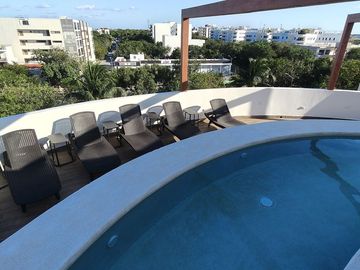 Exclusivo Penthouse de 3 Recamaras con Rooftop Privado y Alberca