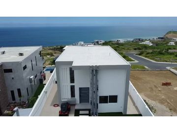 Venta casa de lujo con vistas al mar urb. Playa Alta Sta Marianita.