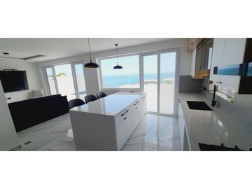 Venta casa de lujo con vistas al mar urb. Playa Alta Sta Marianita.