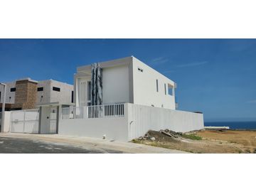 Venta casa de lujo con vistas al mar urb. Playa Alta Sta Marianita.