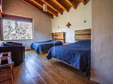 CASA DE LUJO EN VENTA EN HACIENDA SAN FRANCISCO, TAPALPA.