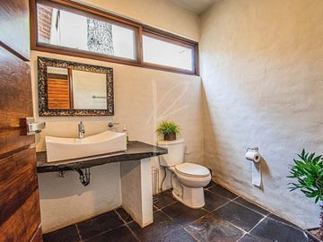 CASA DE LUJO EN VENTA EN HACIENDA SAN FRANCISCO, TAPALPA.
