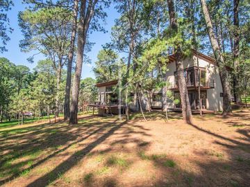 CASA DE LUJO EN VENTA EN HACIENDA SAN FRANCISCO, TAPALPA.