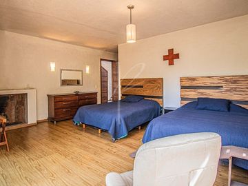 CASA DE LUJO EN VENTA EN HACIENDA SAN FRANCISCO, TAPALPA.