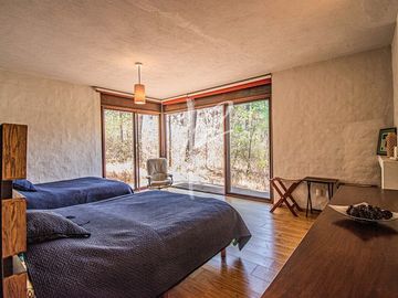 CASA DE LUJO EN VENTA EN HACIENDA SAN FRANCISCO, TAPALPA.