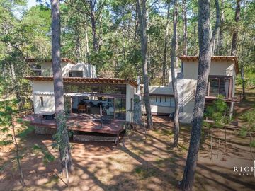 CASA DE LUJO EN VENTA EN HACIENDA SAN FRANCISCO, TAPALPA.