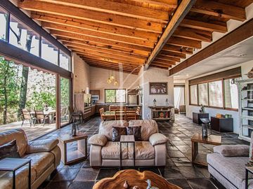 CASA DE LUJO EN VENTA EN HACIENDA SAN FRANCISCO, TAPALPA.