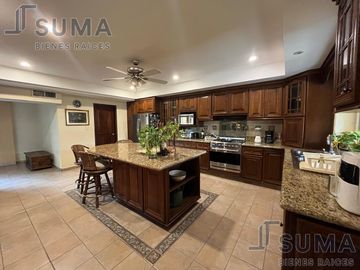 Casa en Venta en Col. Águila, Tampico Tamaulipas.