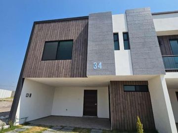 Casa en  venta con 3 recamaras en Cholula Puebla