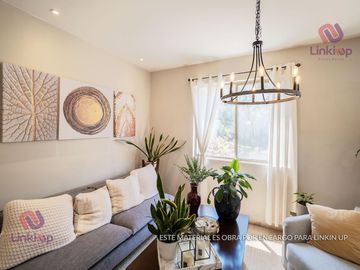 Casa en Venta de Lujo  Arriba de Leones con  terreno excedente
