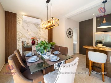 Casa en Venta de Lujo  Arriba de Leones con  terreno excedente