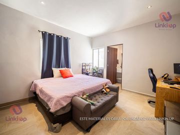 Casa en Venta de Lujo  Arriba de Leones con  terreno excedente