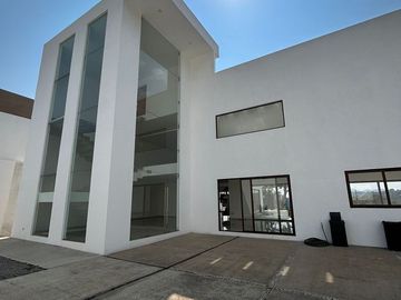 CASA ESTILO MINIMALISTA EN VENTA FINCAS DE SAYAVEDRA