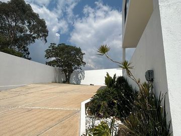 CASA ESTILO MINIMALISTA EN VENTA FINCAS DE SAYAVEDRA