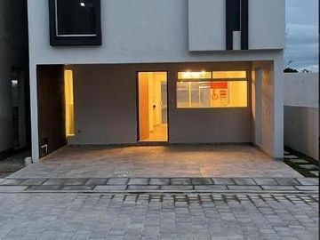 Casa en  venta de 3 recamaras en Cholula San Bernardino Tlaxcalancingo.