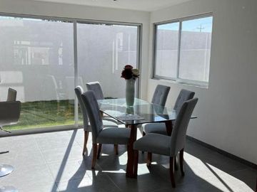 Casa en  venta de 3 recamaras en Cholula San Bernardino Tlaxcalancingo.
