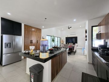 CASA VENTA MÉRIDA, UNA PLANTA, EQUIPADA, ALBERCA, 3 RECÁMARAS, HORIZONTE DZITYÁ.