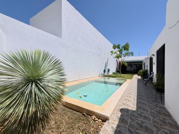 CASA VENTA MÉRIDA, UNA PLANTA, EQUIPADA, ALBERCA, 3 RECÁMARAS, HORIZONTE DZITYÁ.