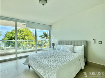 VENDO APARTAMENTO DE PLAYA  PH BAHIA PLAYA SERENA (2) P