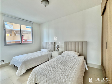 VENDO APARTAMENTO DE PLAYA  PH BAHIA PLAYA SERENA (2) P