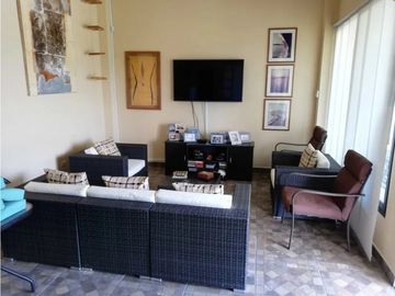 SEA CONFIABLE VENDE HERMOSA CASA CON CASA DE HUESPEDES