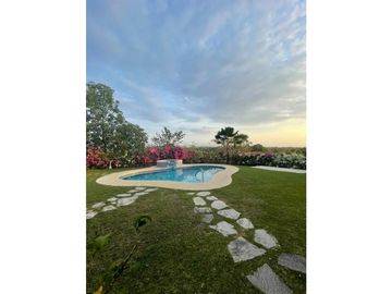 SEA CONFIABLE VENDE HERMOSA CASA CON CASA DE HUESPEDES