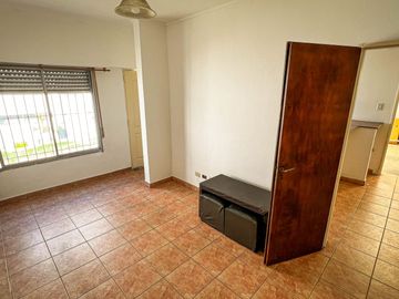 VENTA DE DUPLEX 2 DORMITORIOS SEMICENTRICO