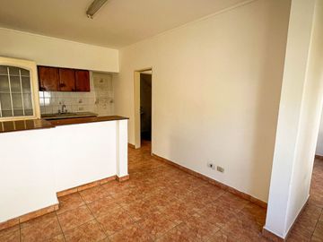 VENTA DE DUPLEX 2 DORMITORIOS SEMICENTRICO