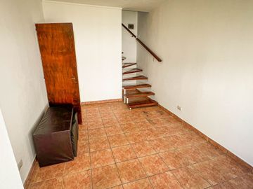 VENTA DE DUPLEX 2 DORMITORIOS SEMICENTRICO