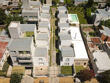 VENTA DE DUPLEX 2 DORMITORIOS SEMICENTRICO