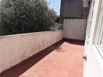 DEPOSITO / LOCAL VENTA CON VIVIENDA/OFICINA LOMAS DE SAN ISIDRO