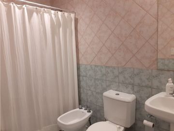 DEPOSITO / LOCAL VENTA CON VIVIENDA/OFICINA LOMAS DE SAN ISIDRO