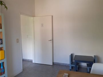 DEPOSITO / LOCAL VENTA CON VIVIENDA/OFICINA LOMAS DE SAN ISIDRO