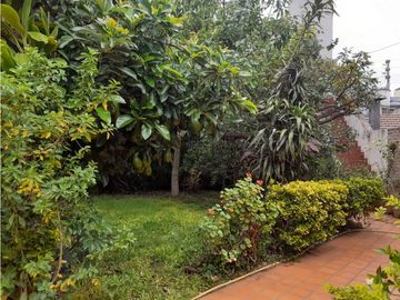 DEPOSITO / LOCAL VENTA CON VIVIENDA/OFICINA LOMAS DE SAN ISIDRO