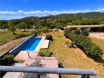 VENTA CASA DE CATEGORA EN CARLOS PAZ, ALTOS DE CARLOS PAZ