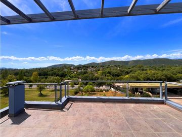 VENTA CASA DE CATEGORA EN CARLOS PAZ, ALTOS DE CARLOS PAZ