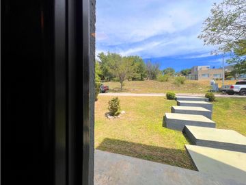 VENTA CASA DE CATEGORA EN CARLOS PAZ, ALTOS DE CARLOS PAZ